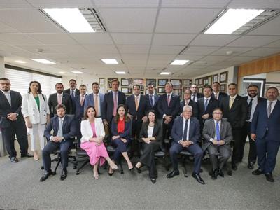 Foto da Notícia: Gisela Cardoso participa de reunião com o ministro Alexandre Moraes no STF com a OAB Nacional e presidentes de Seccionais
